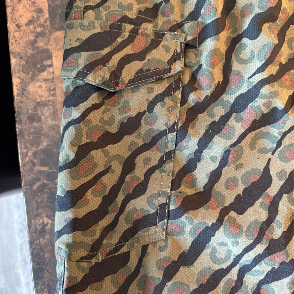 Volcom Hybrid Cargo Shorts - 36 - Camo - Picture 2 of 7